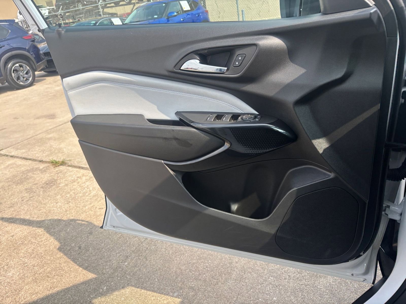 Thumbnail: 2025 Chevrolet Trax - 18