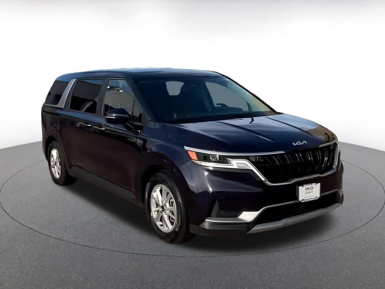 Thumbnail: 2024 Kia Carnival - 3