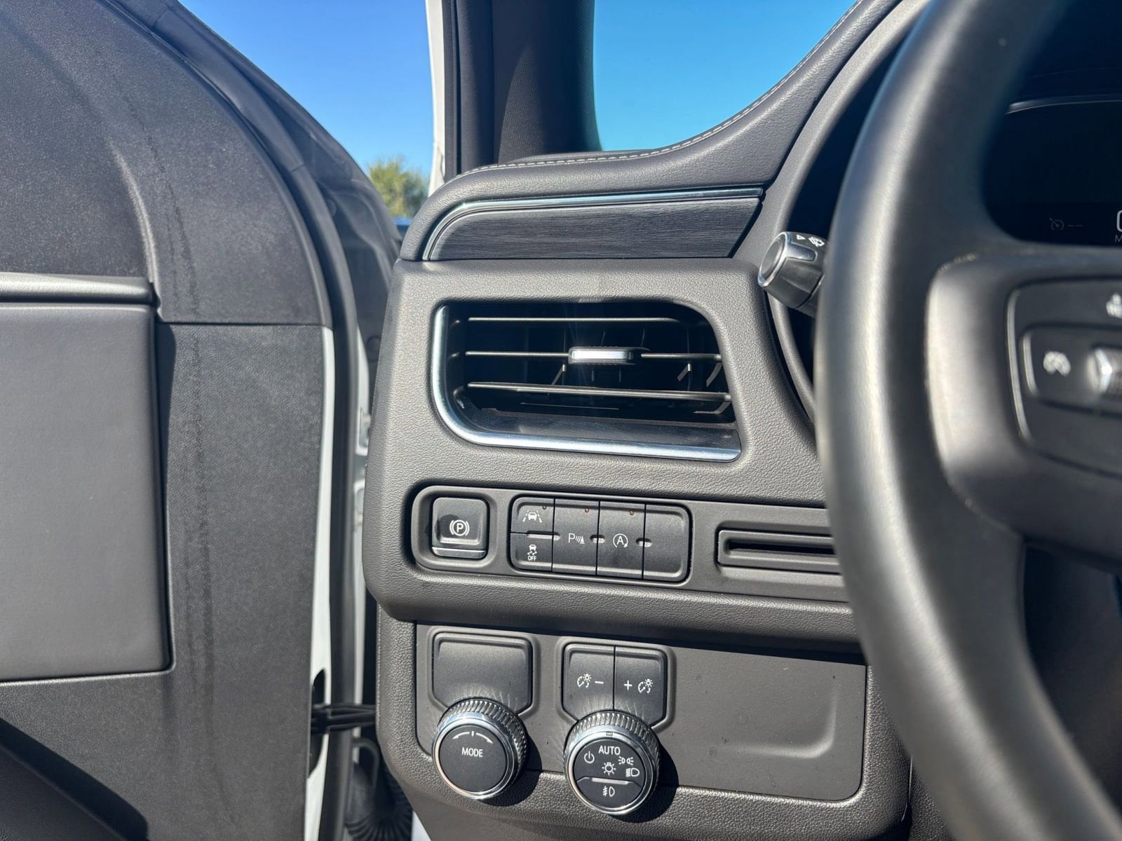 Thumbnail: 2024 GMC Yukon - 32