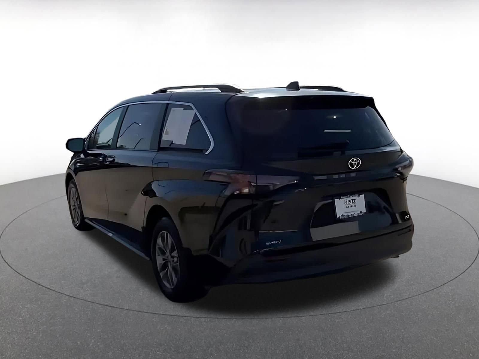 Thumbnail: 2025 Toyota Sienna - 15