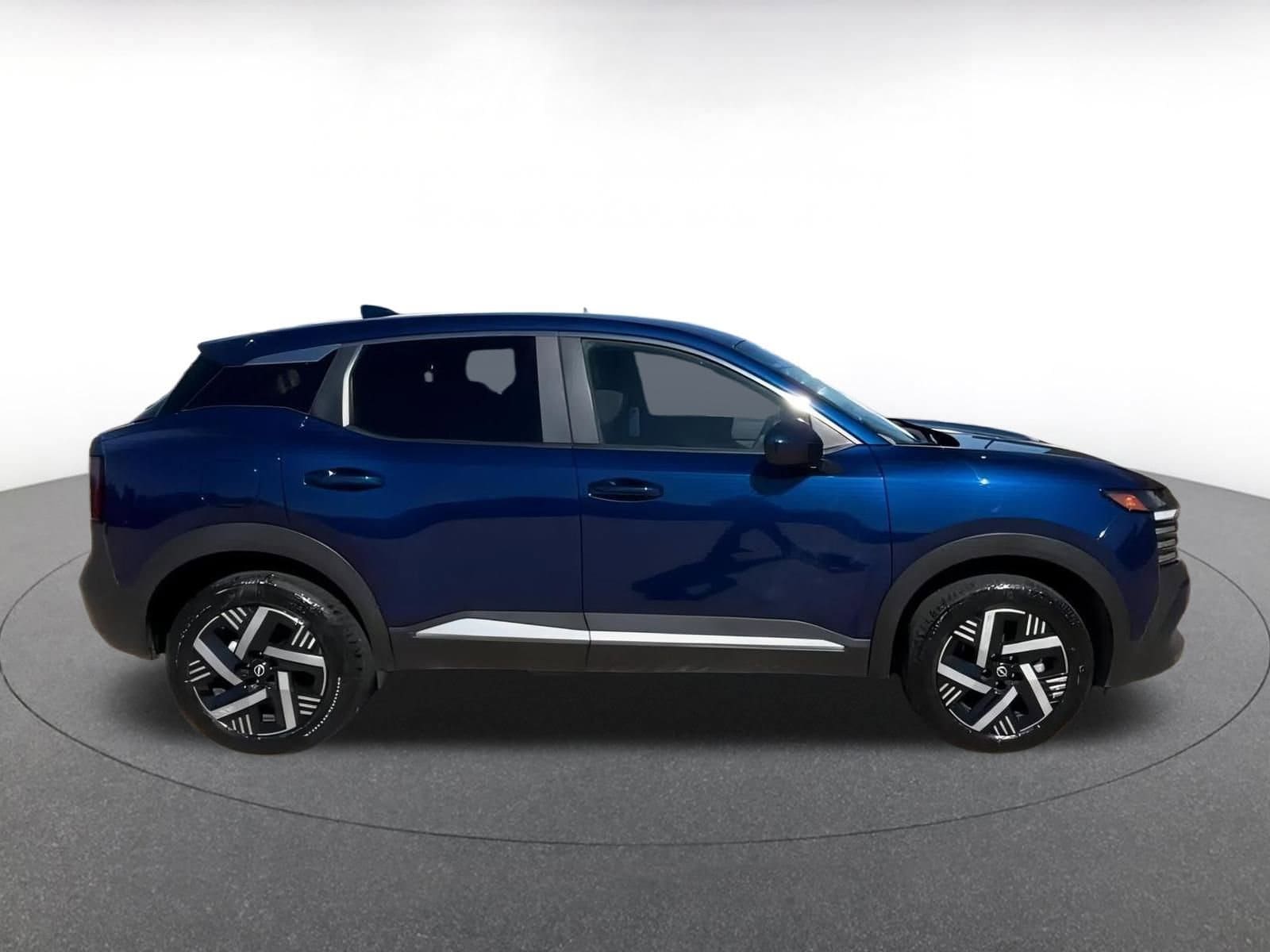 Thumbnail: 2025 Nissan Kicks - 16