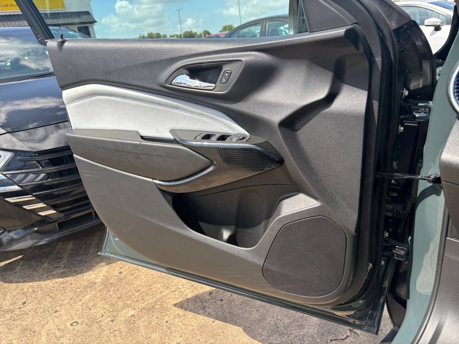 Thumbnail: 2025 Chevrolet Trax - 18