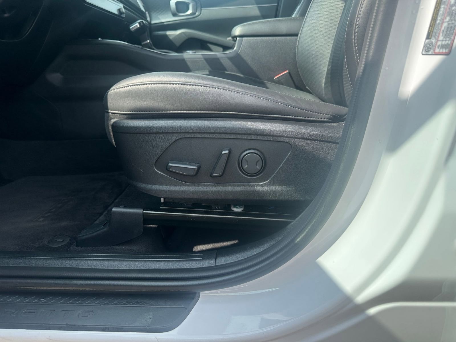 2024 Kia Sorento S 19