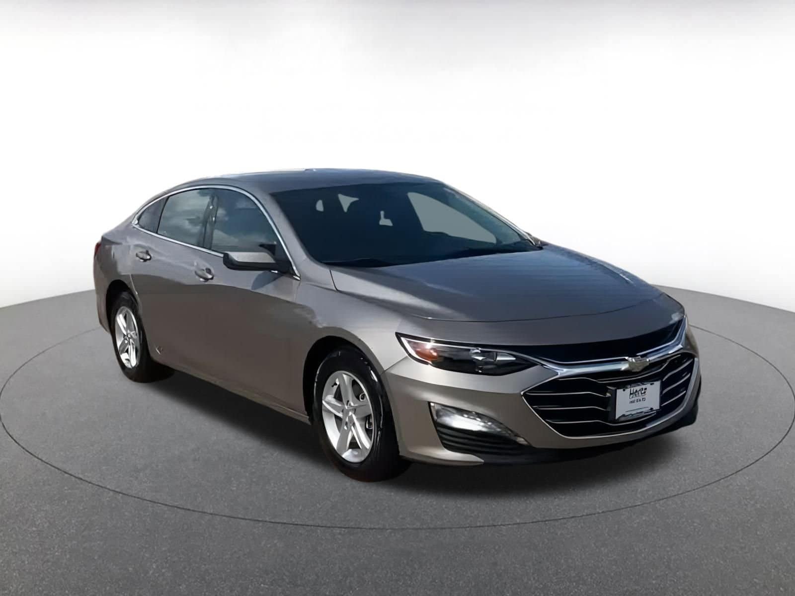 Thumbnail: 2024 Chevrolet Malibu - 3