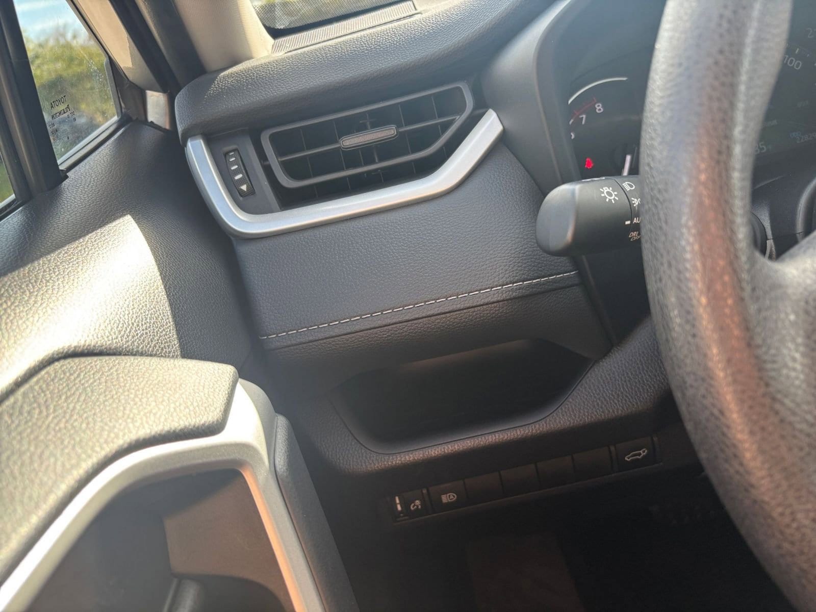 Thumbnail: 2025 Toyota RAV4 - 35