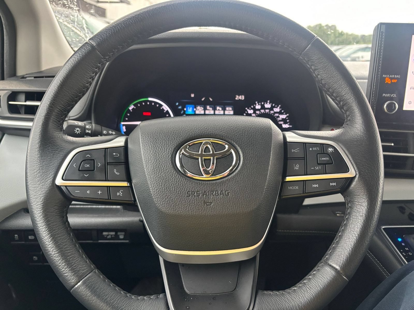 Thumbnail: 2025 Toyota Sienna - 28