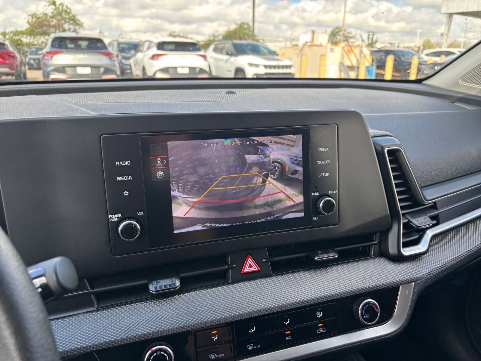 Thumbnail: 2025 Kia Sportage - 23