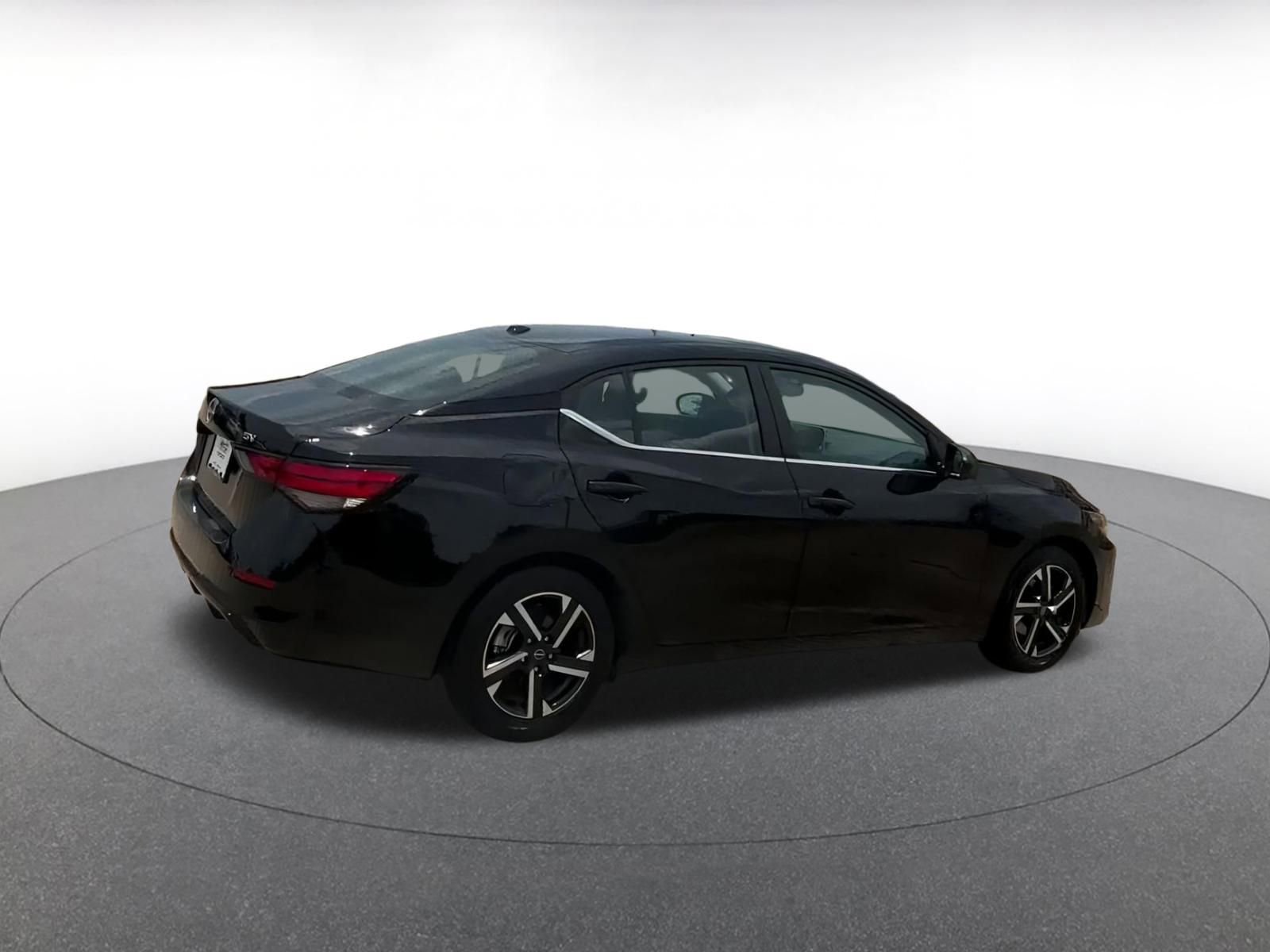 Thumbnail: 2024 Nissan Sentra - 10