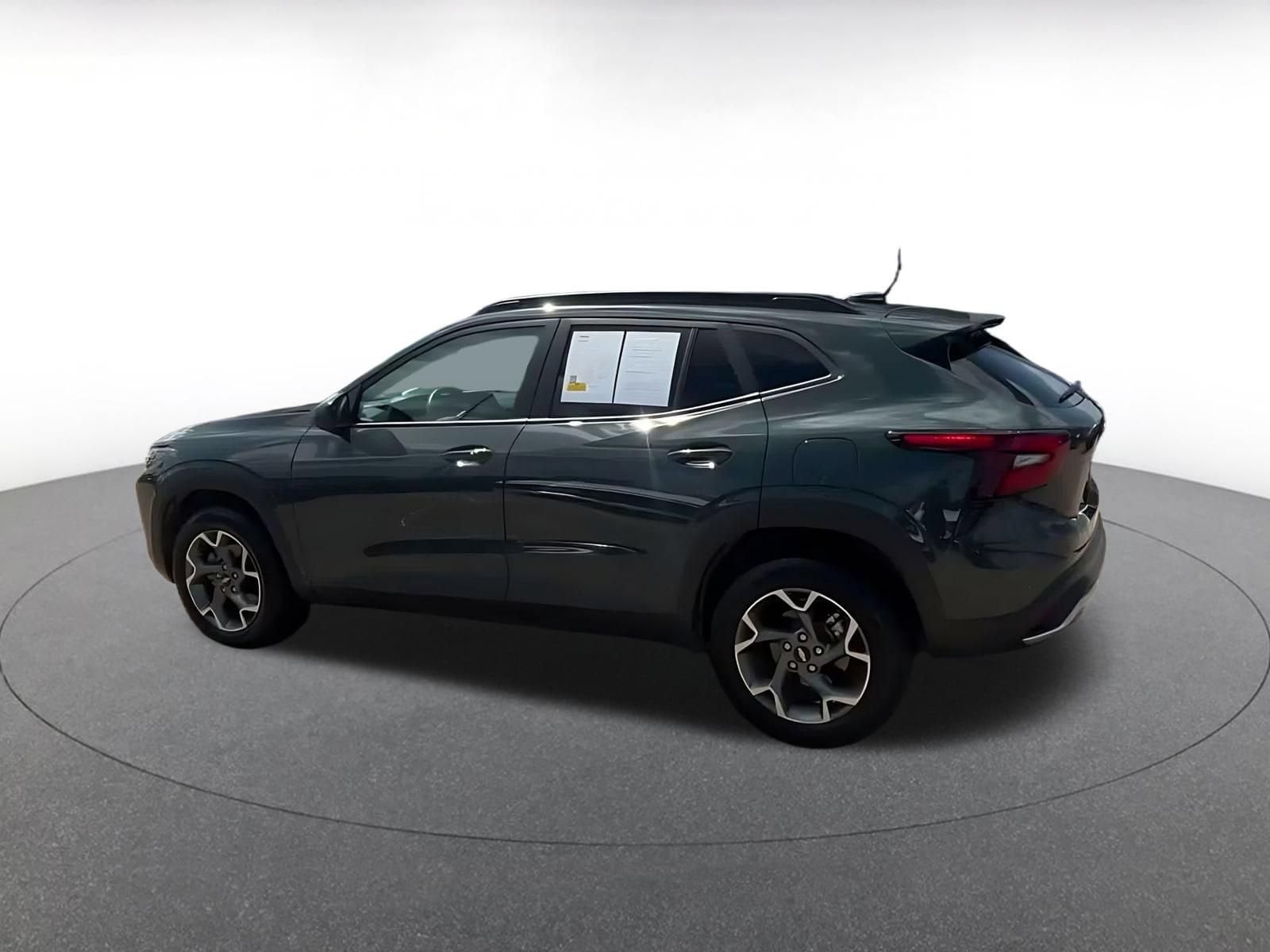 Thumbnail: 2025 Chevrolet Trax - 9