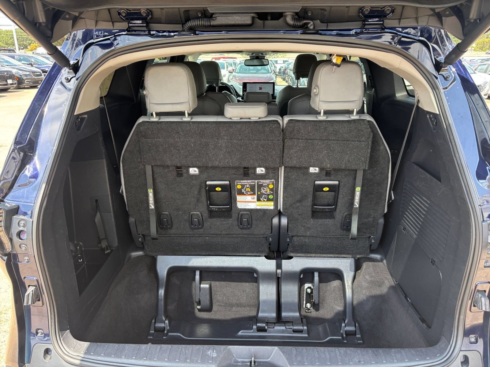 Thumbnail: 2025 Toyota Sienna - 33