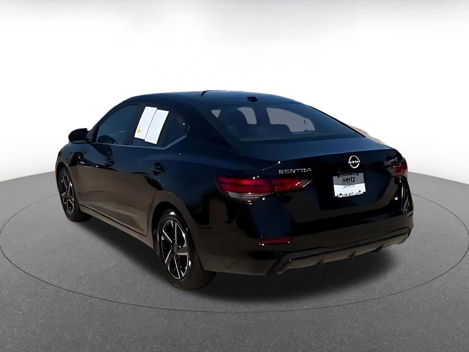 Thumbnail: 2025 Nissan Sentra - 10