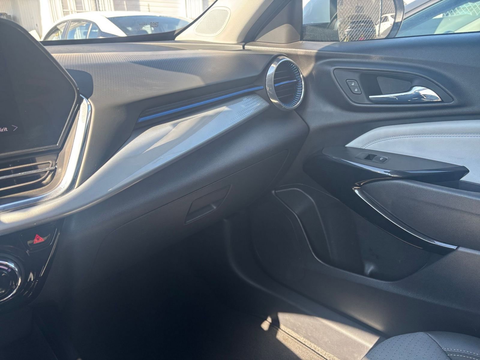 Thumbnail: 2025 Chevrolet Trax - 33