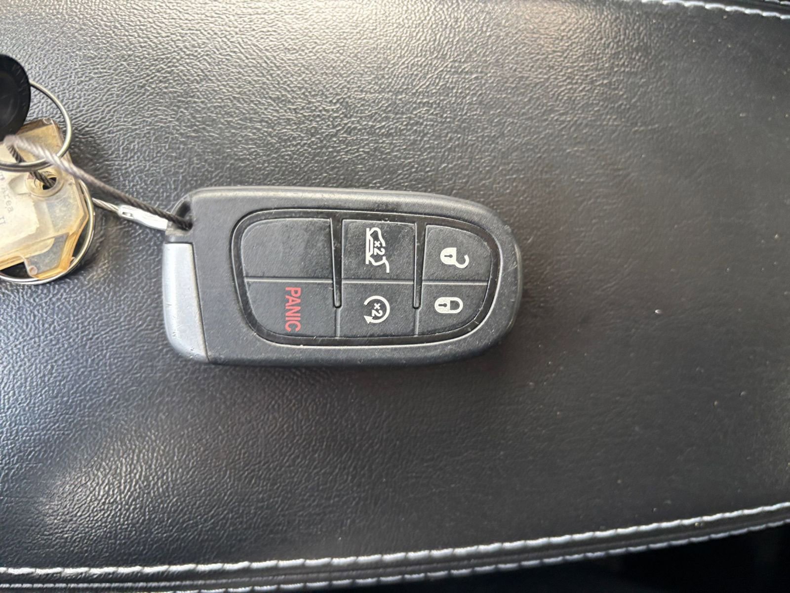 Thumbnail: 2020 Jeep Cherokee - 22