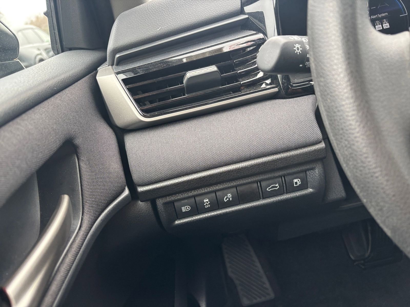 Thumbnail: 2025 Toyota Camry - 33