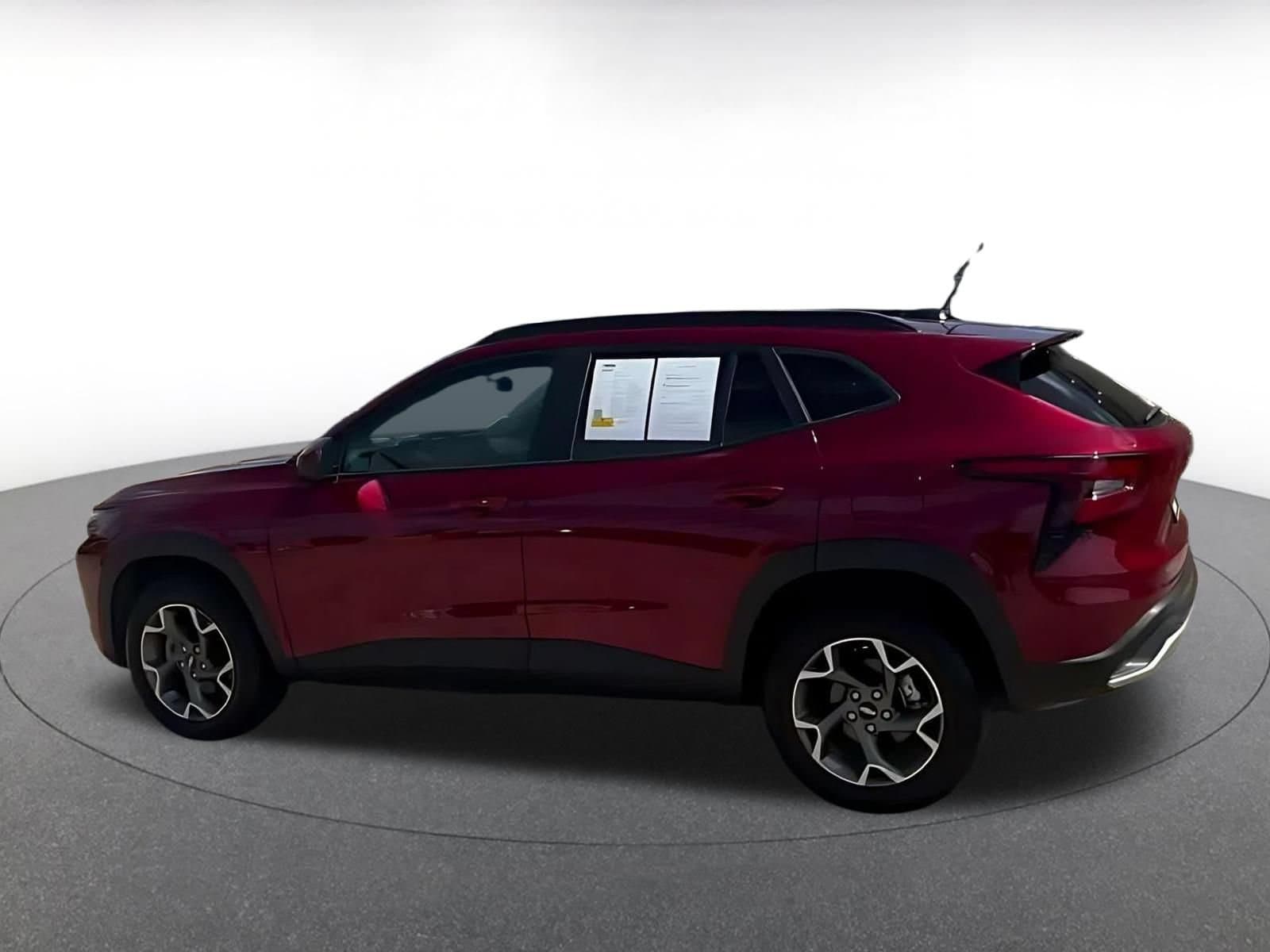 Thumbnail: 2025 Chevrolet Trax - 8