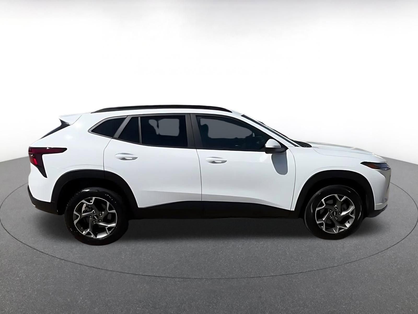 Thumbnail: 2025 Chevrolet Trax - 16