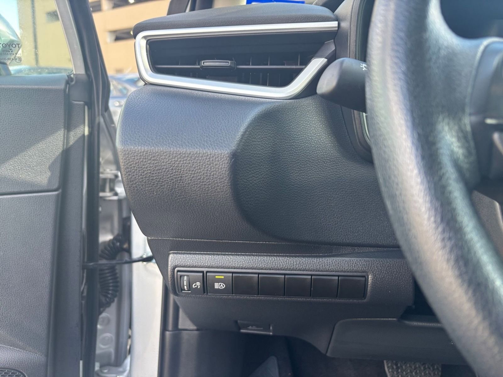 Thumbnail: 2025 Toyota Corolla - 32