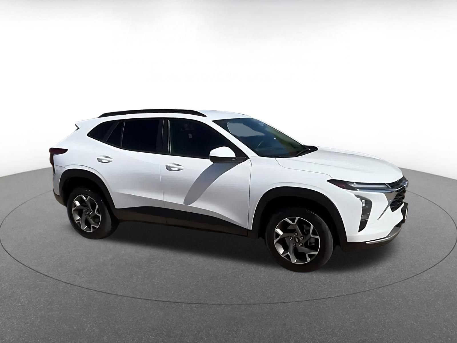 Thumbnail: 2025 Chevrolet Trax - 2