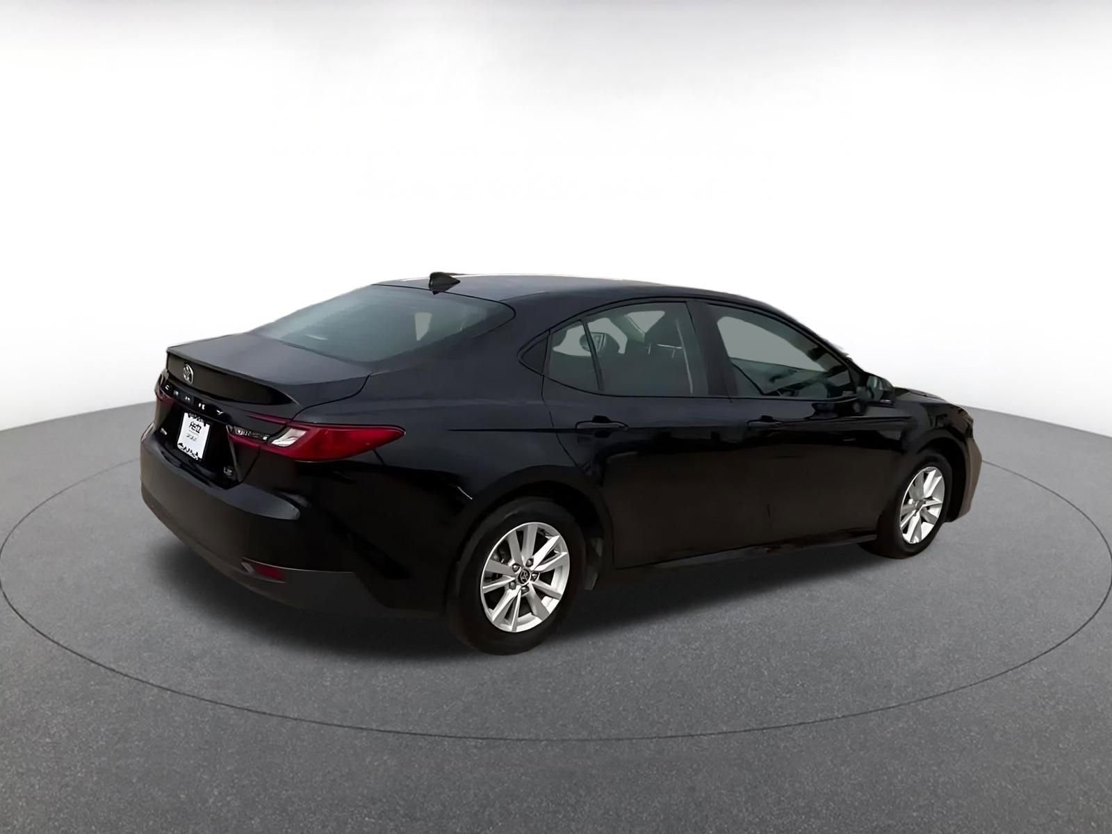 Thumbnail: 2025 Toyota Camry - 15