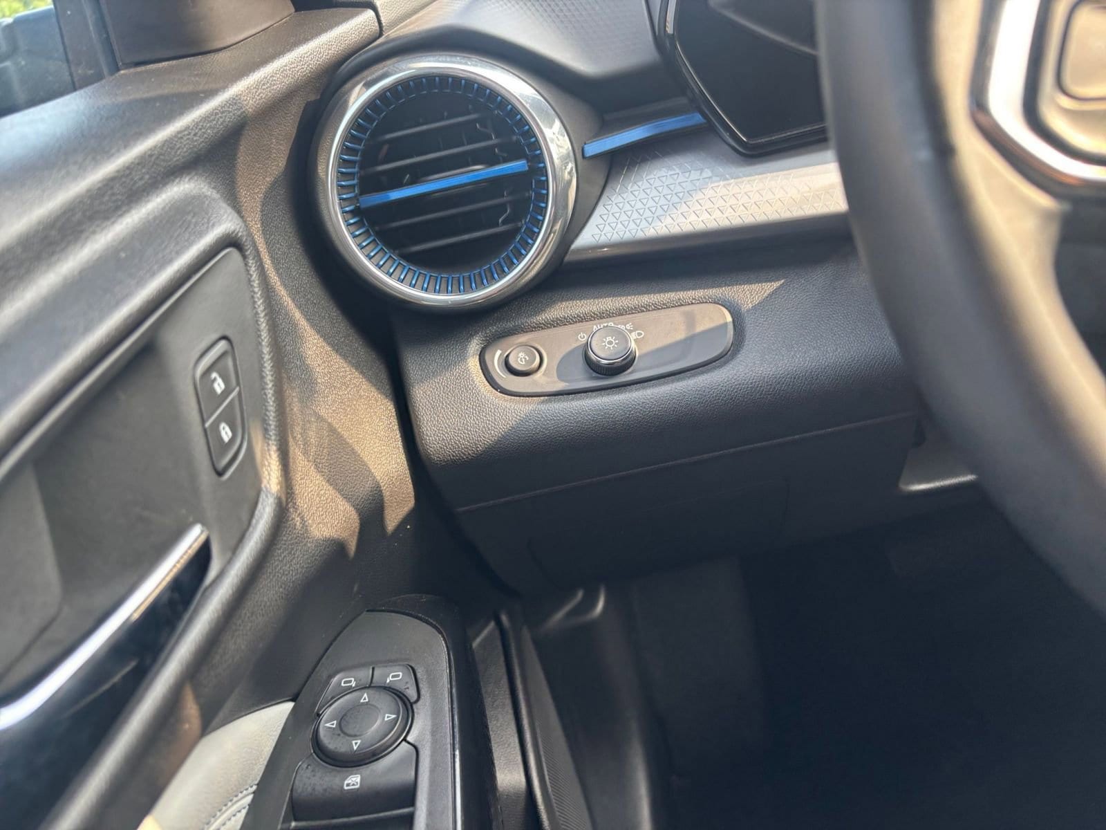 Thumbnail: 2025 Chevrolet Trax - 33