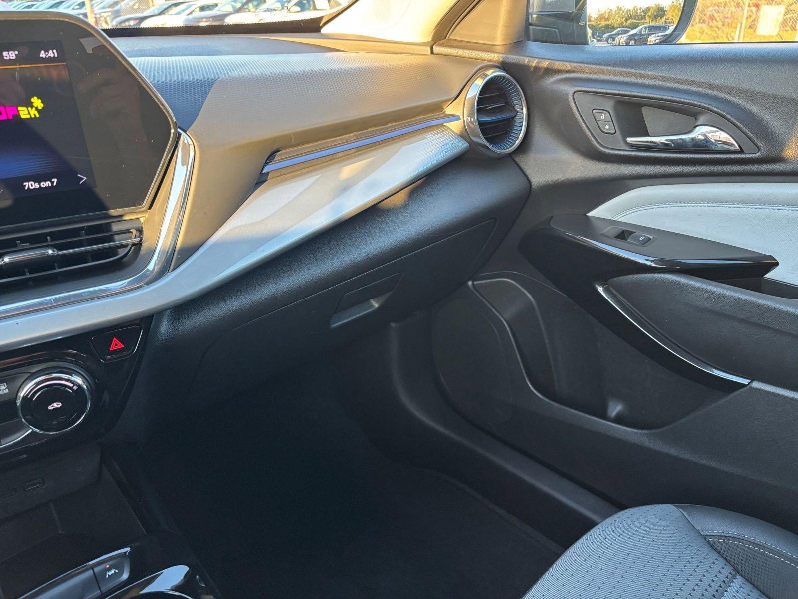 Thumbnail: 2025 Chevrolet Trax - 33