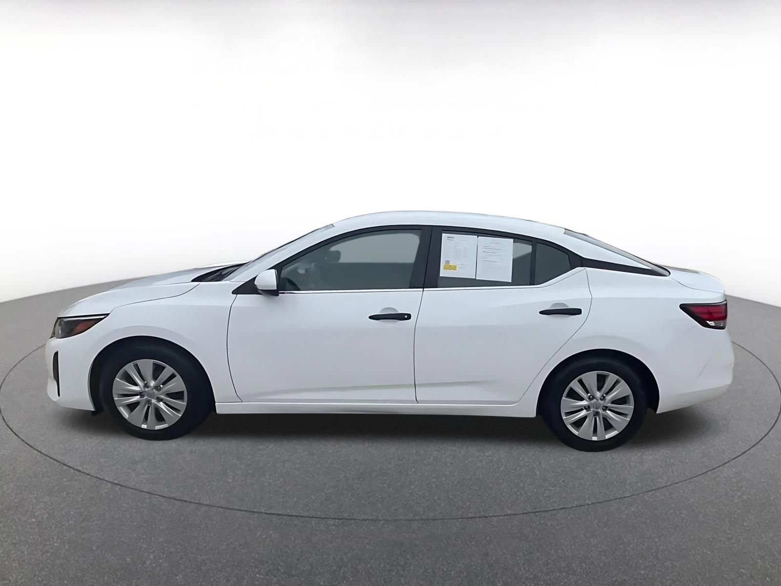 Thumbnail: 2025 Nissan Sentra - 9