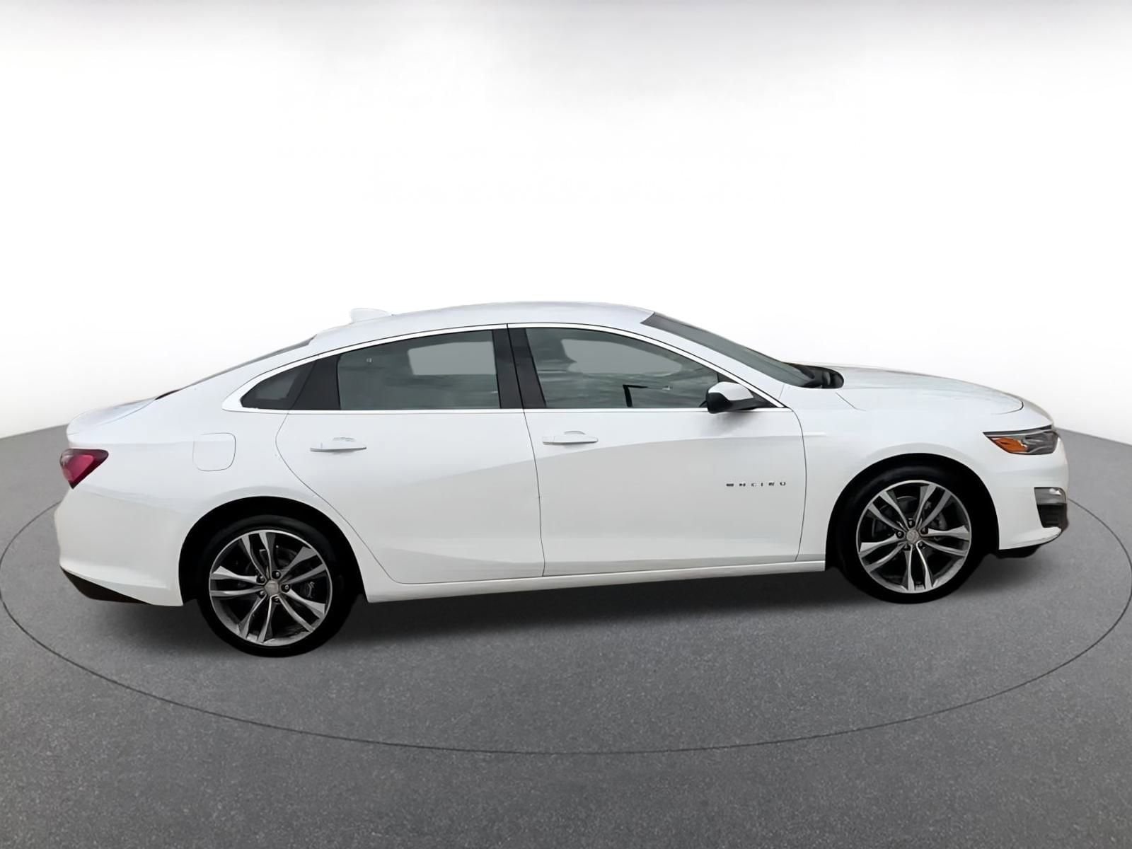 Thumbnail: 2024 Chevrolet Malibu - 10
