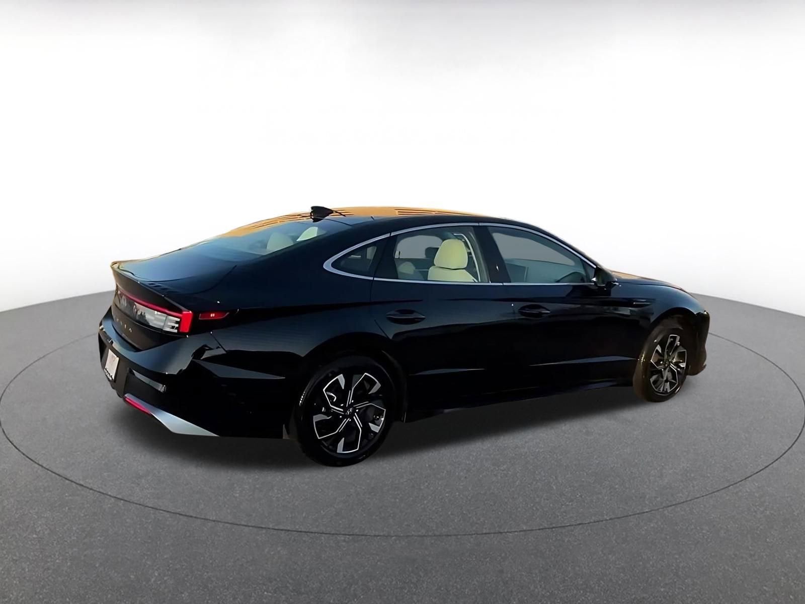 Thumbnail: 2025 Hyundai Sonata - 11