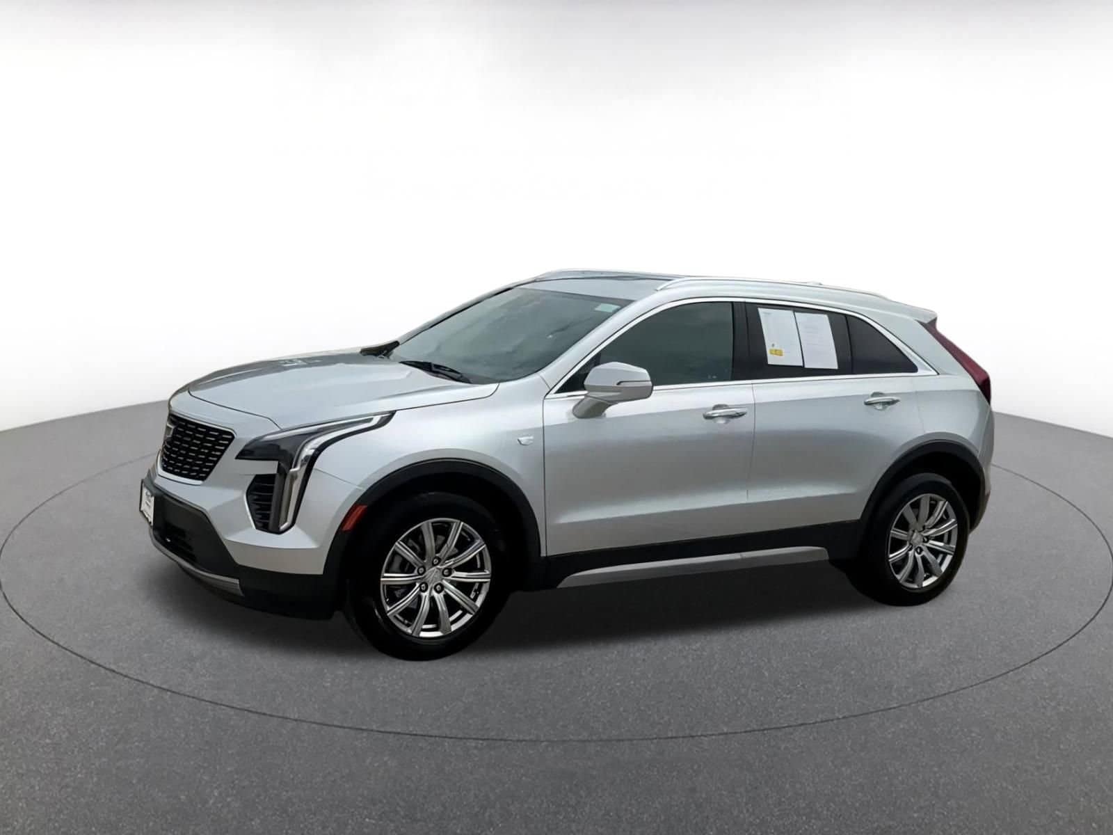 Thumbnail: 2022 Cadillac XT4 - 10