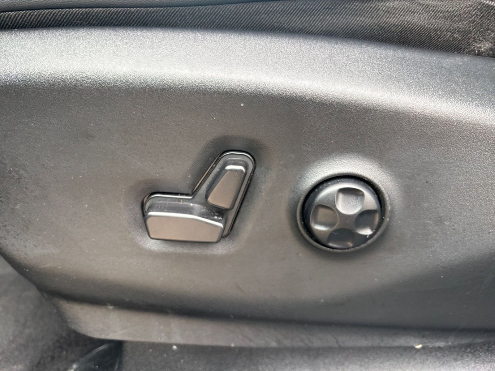 Thumbnail: 2025 Chrysler Pacifica - 21