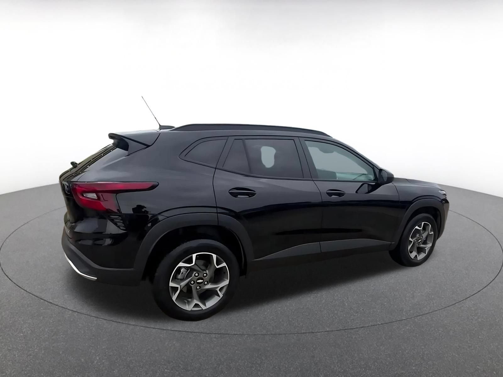 Thumbnail: 2025 Chevrolet Trax - 14