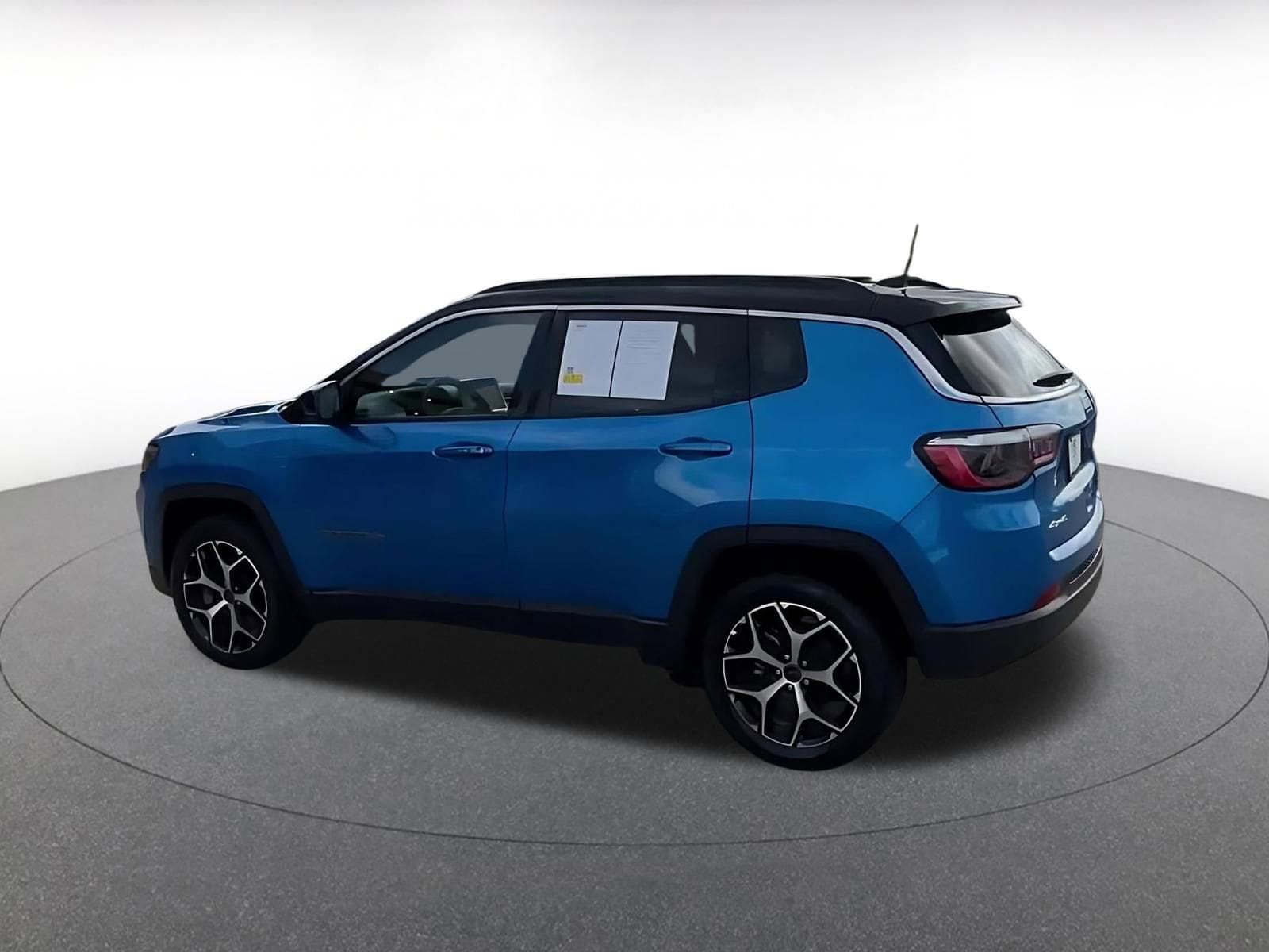 Thumbnail: 2025 Jeep Compass - 10
