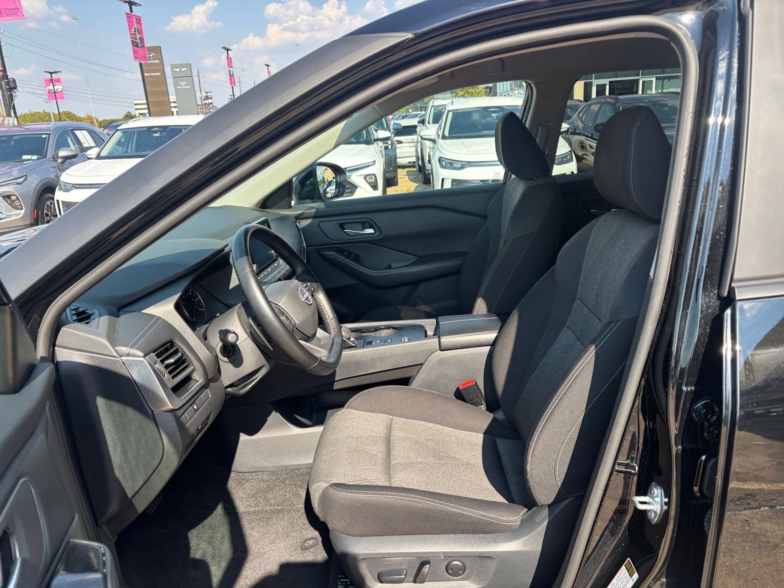 Thumbnail: 2025 Nissan Rogue - 28