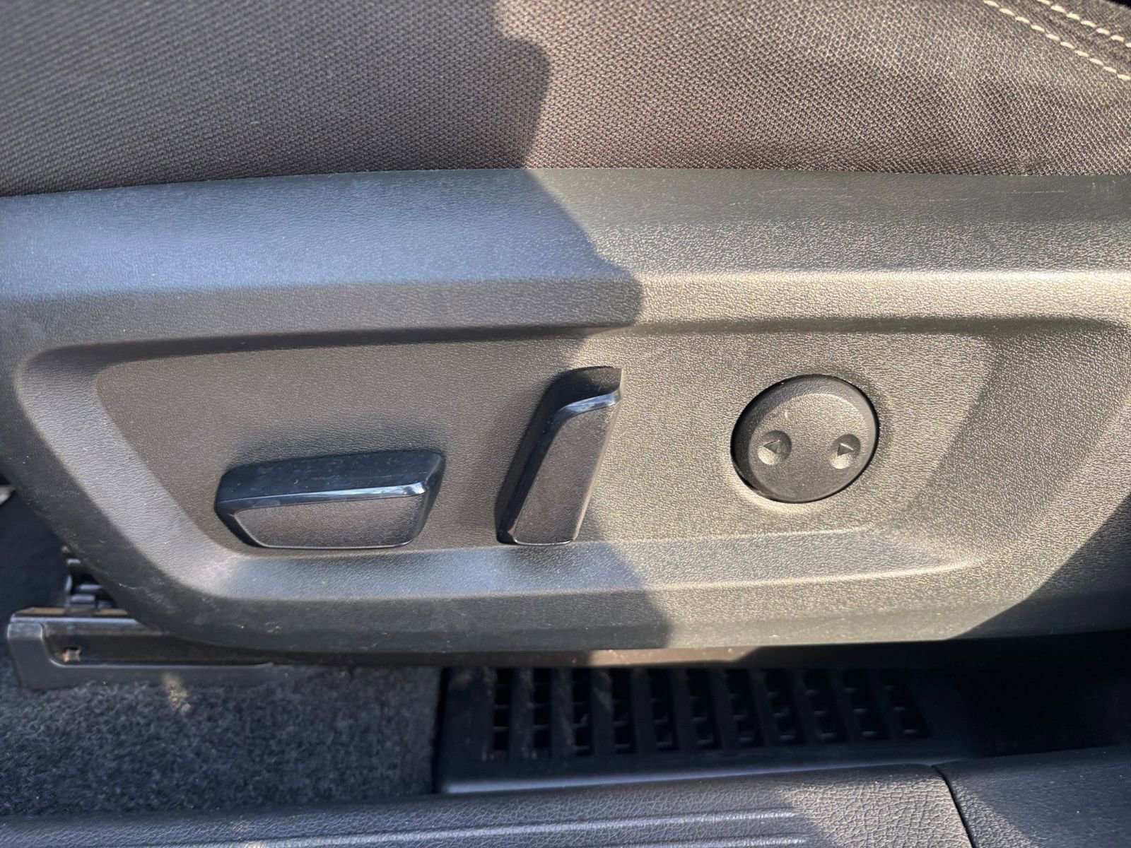 Thumbnail: 2023 Nissan Rogue - 23