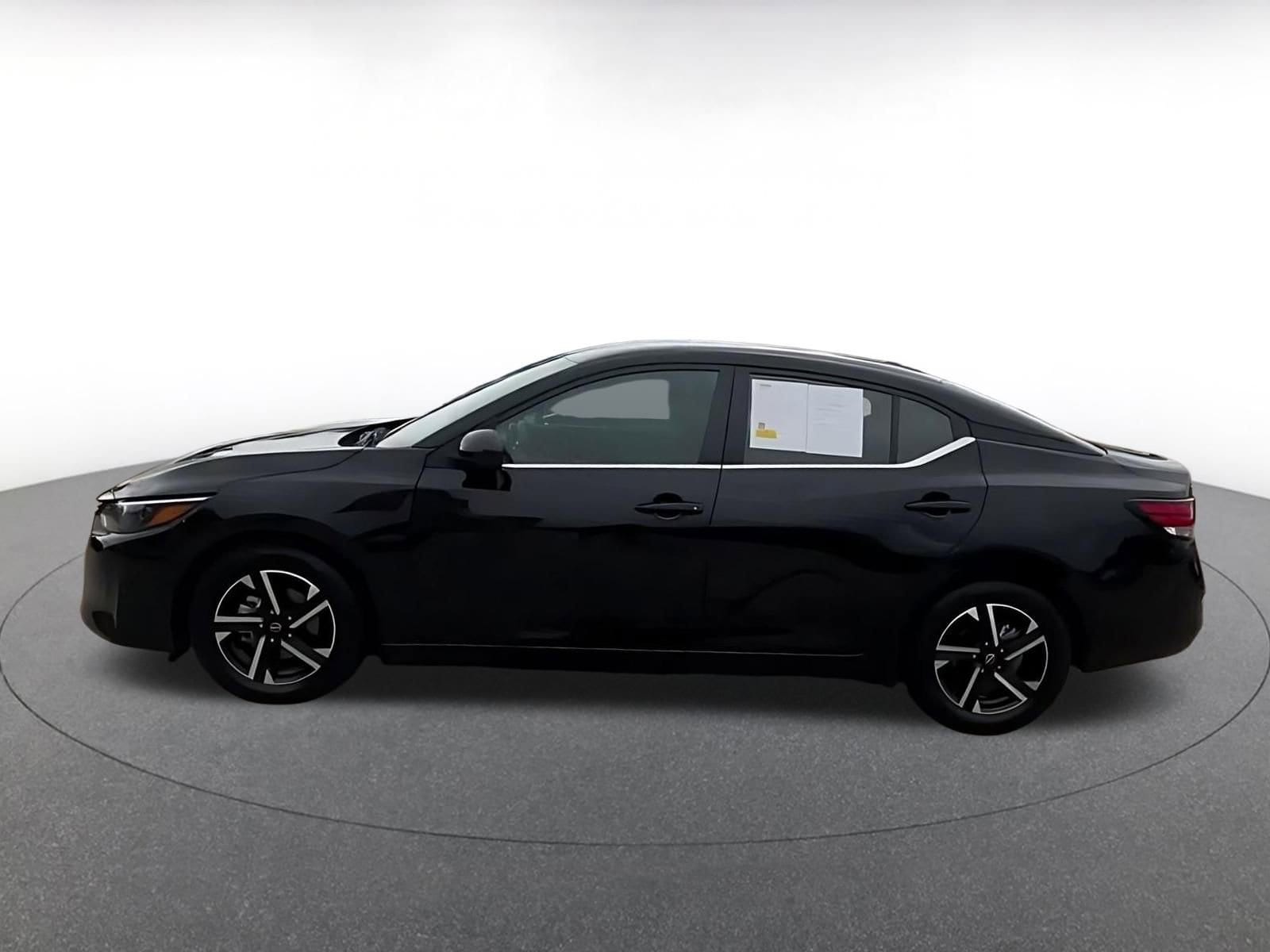 Thumbnail: 2025 Nissan Sentra - 9