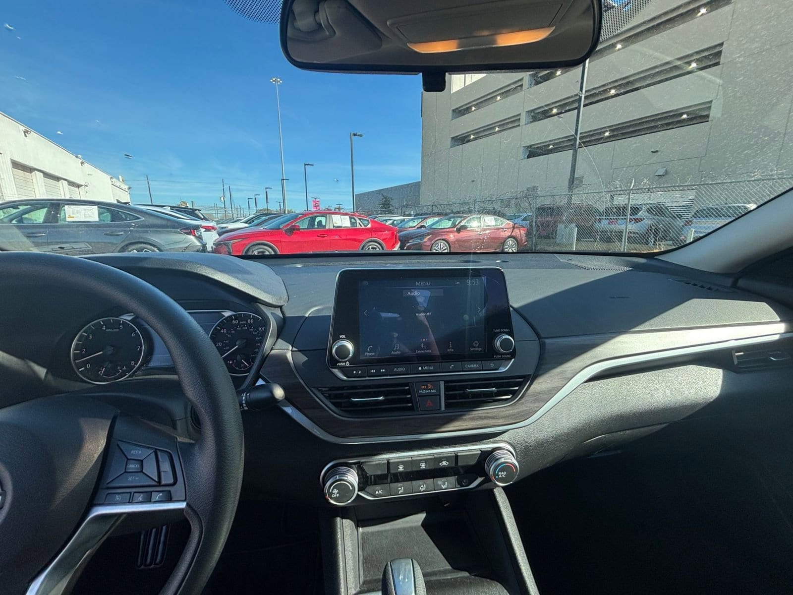 Thumbnail: 2025 Nissan Altima - 32