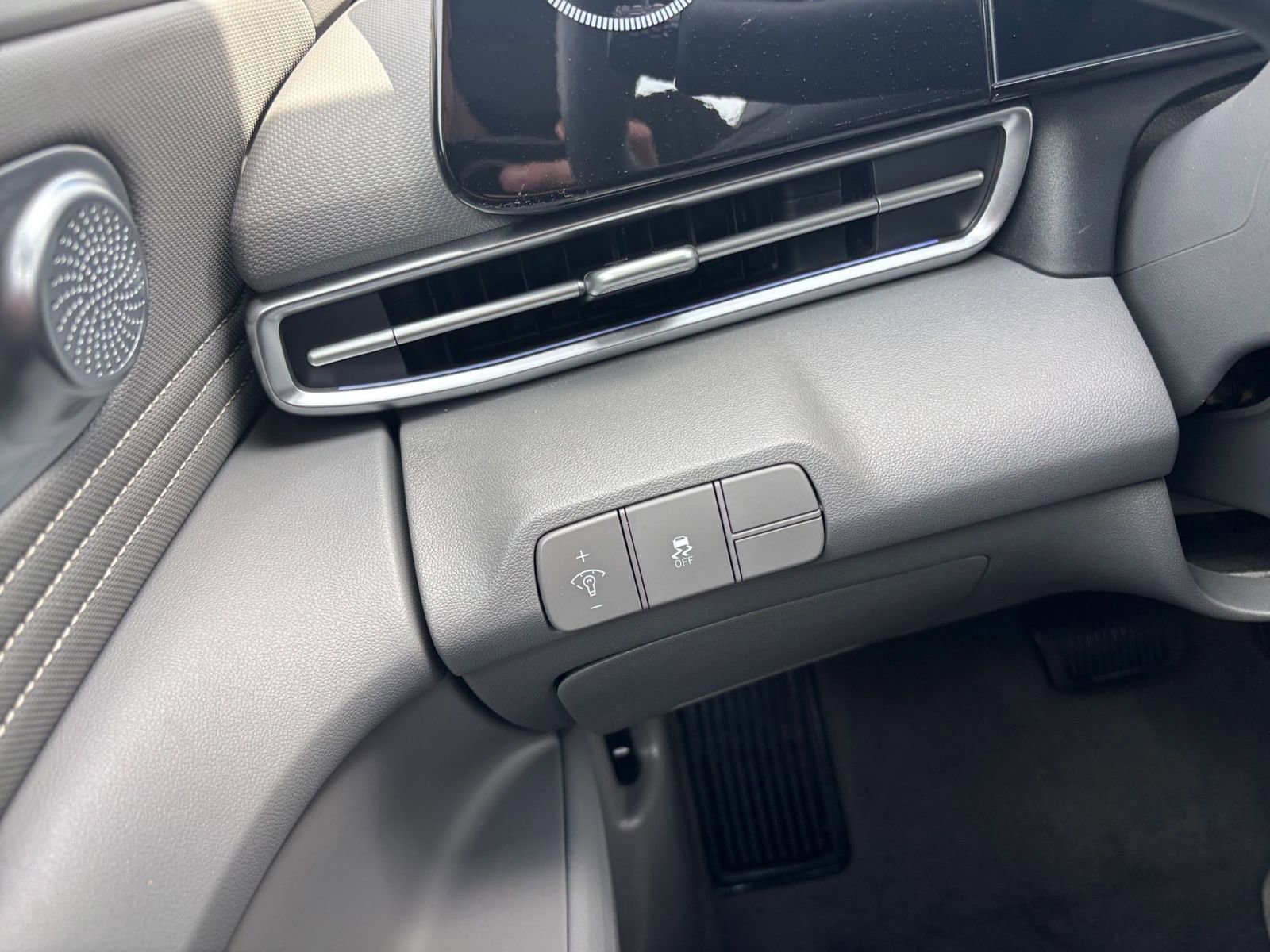 Thumbnail: 2025 Hyundai Elantra - 35