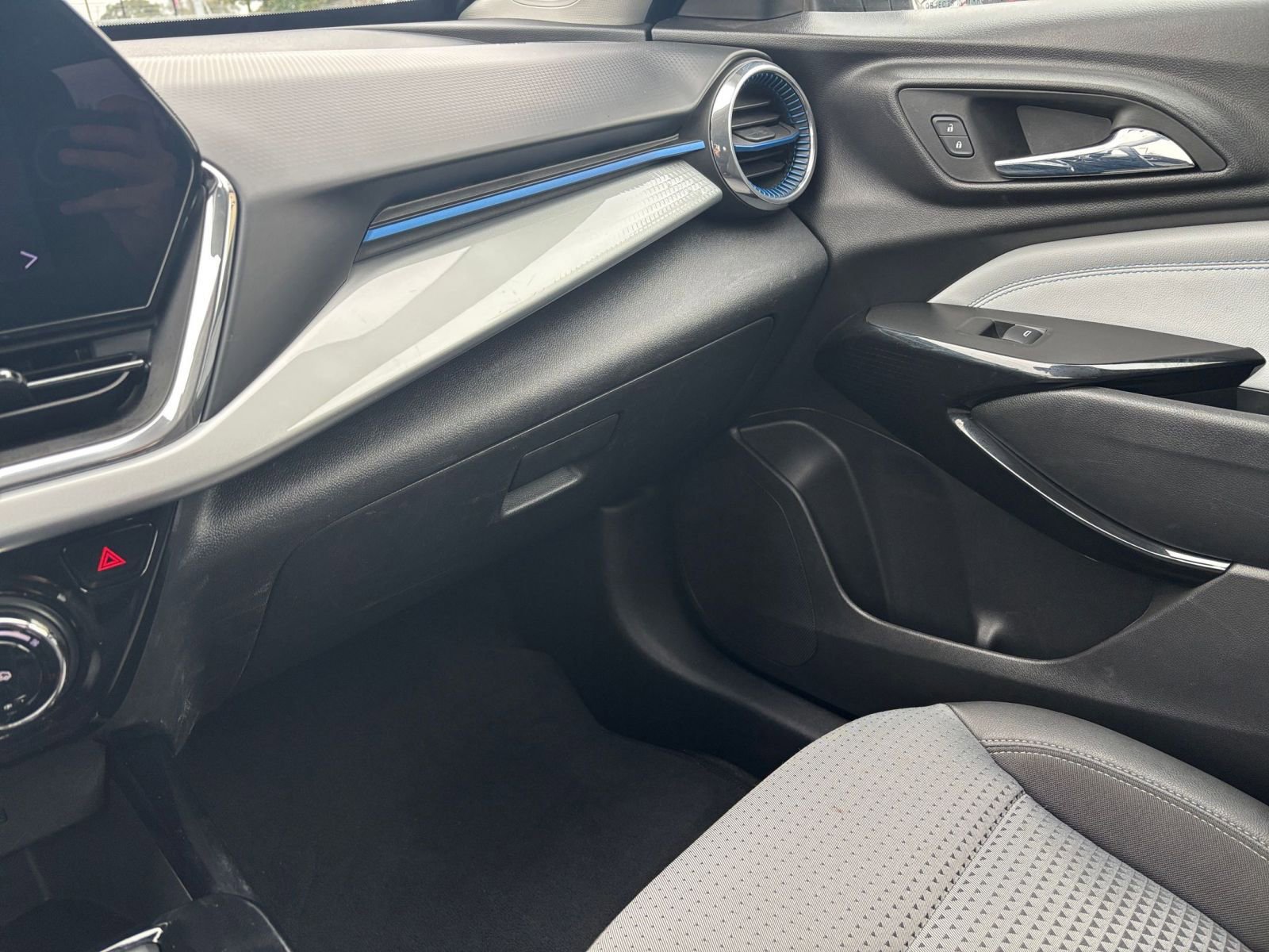 Thumbnail: 2025 Chevrolet Trax - 33