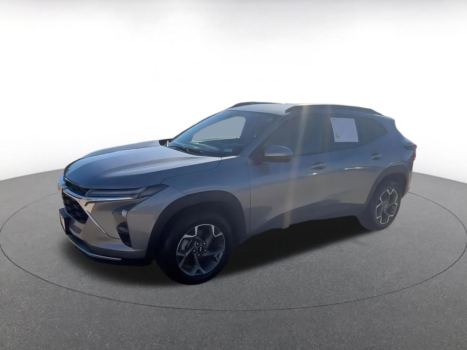 Thumbnail: 2025 Chevrolet Trax - 8