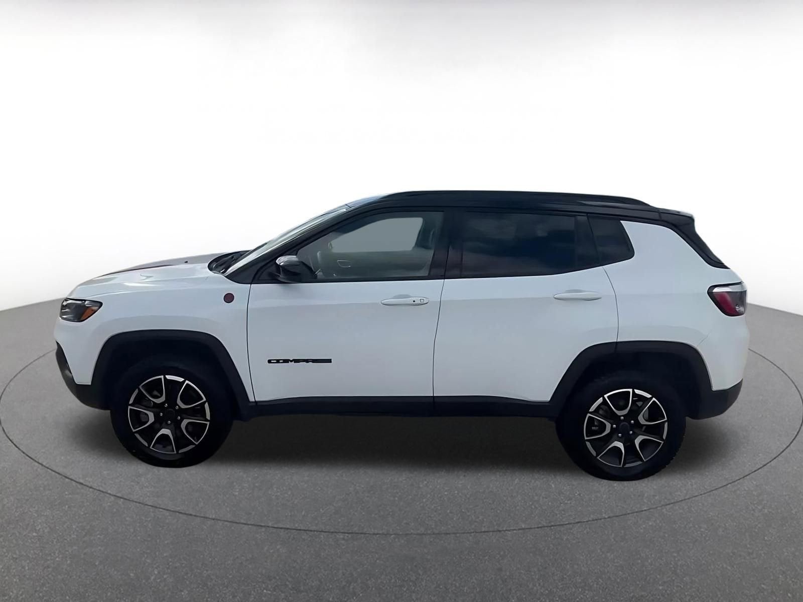 Thumbnail: 2025 Jeep Compass - 9