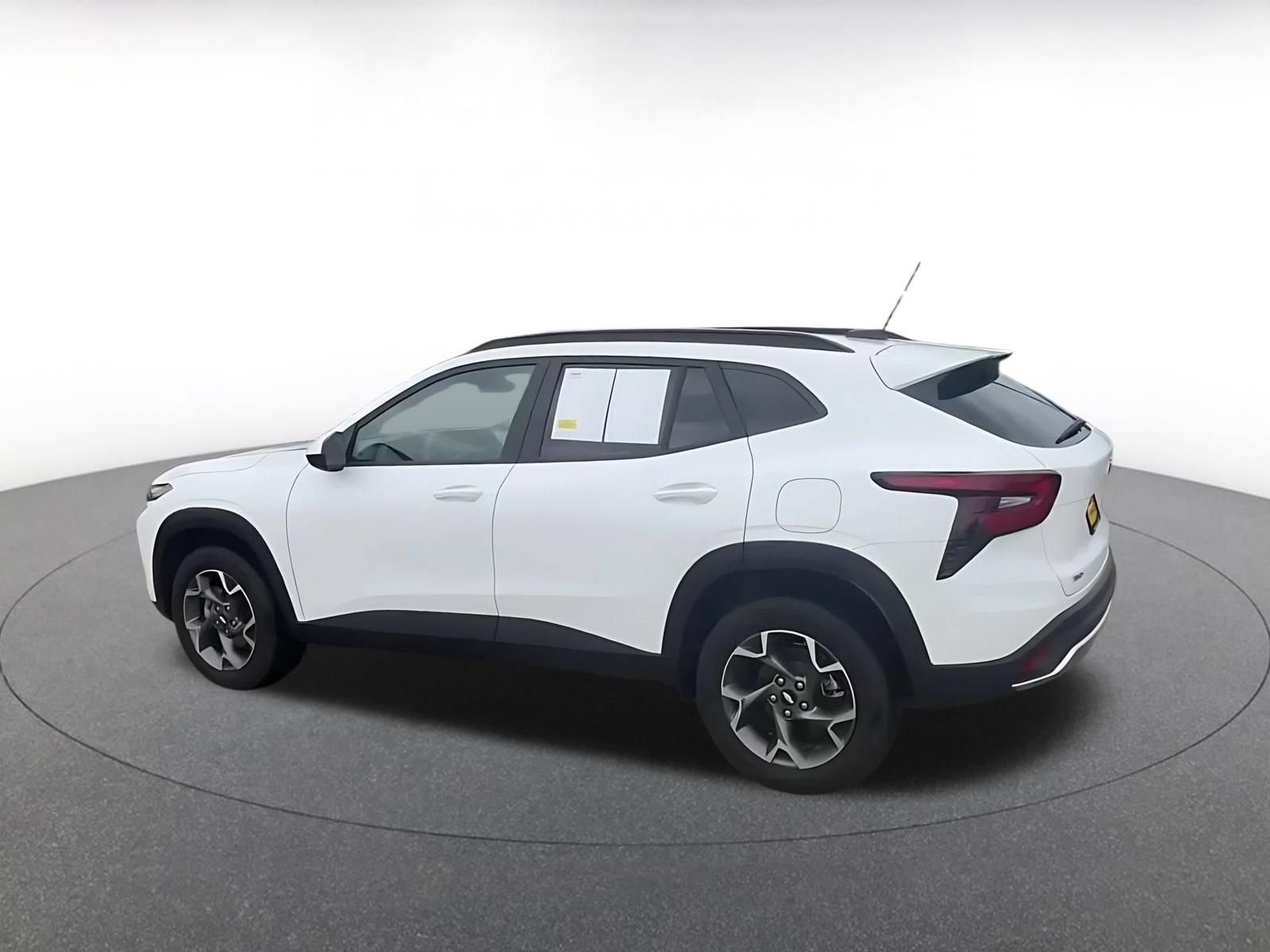 Thumbnail: 2025 Chevrolet Trax - 10