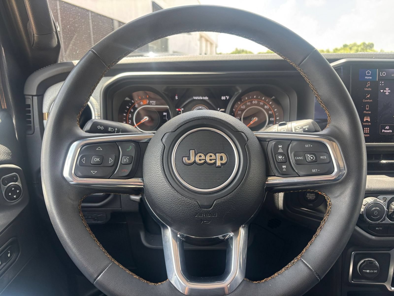 Thumbnail: 2025 Jeep Wrangler - 27