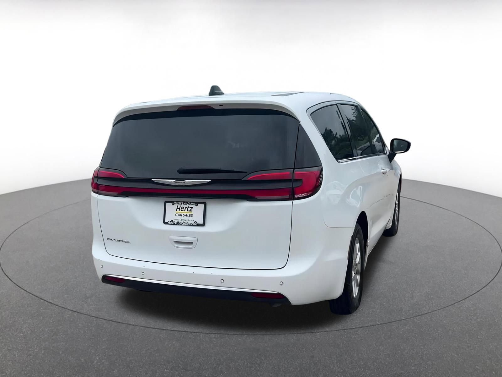 Thumbnail: 2024 Chrysler Pacifica - 11