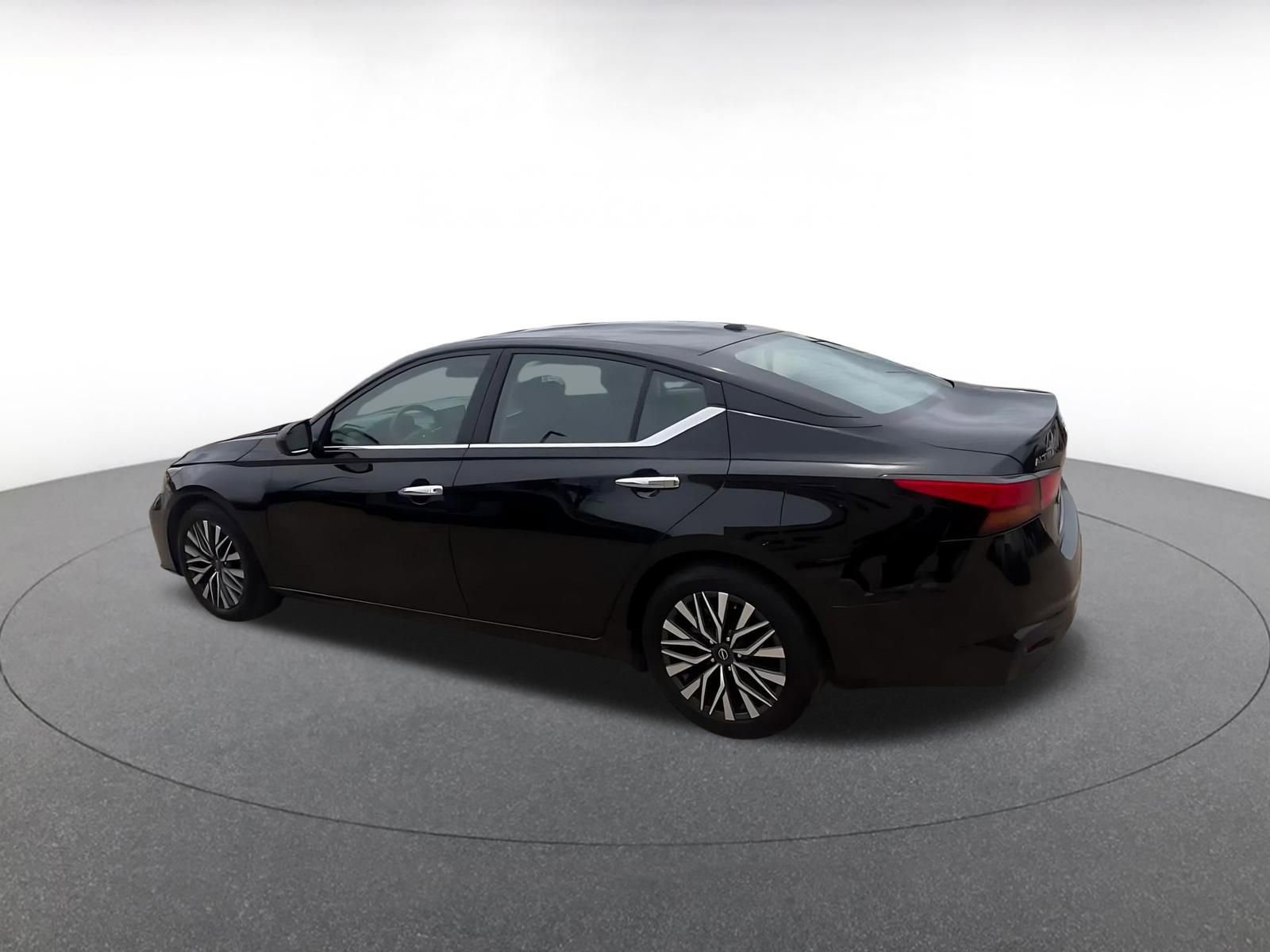 Thumbnail: 2025 Nissan Altima - 10