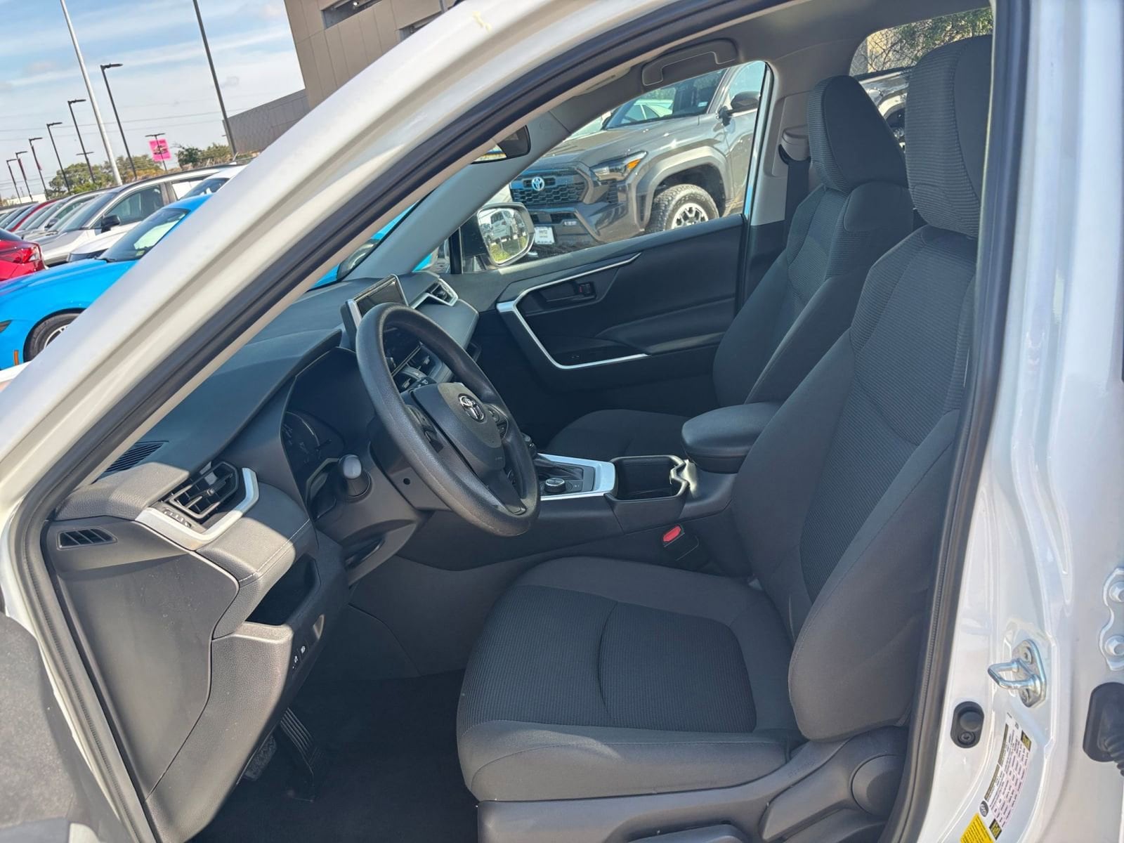 Thumbnail: 2025 Toyota RAV4 - 25