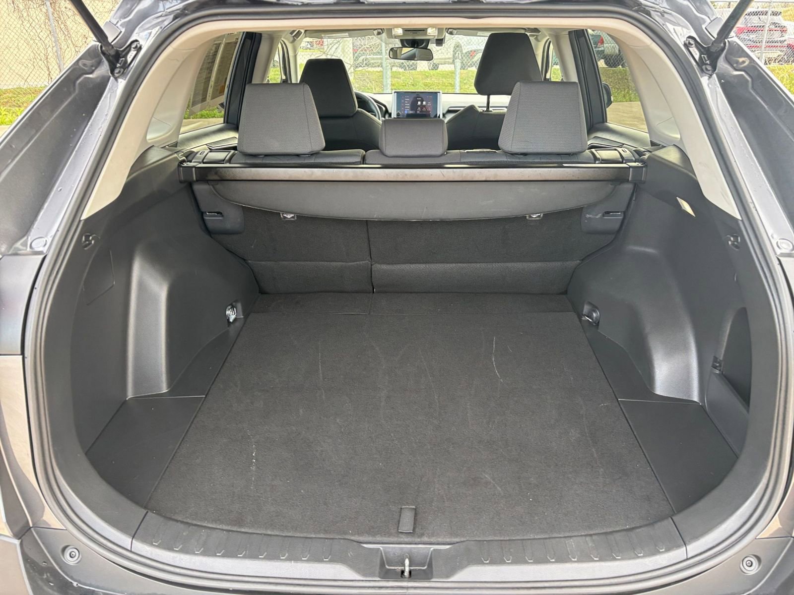 Thumbnail: 2025 Toyota RAV4 - 32