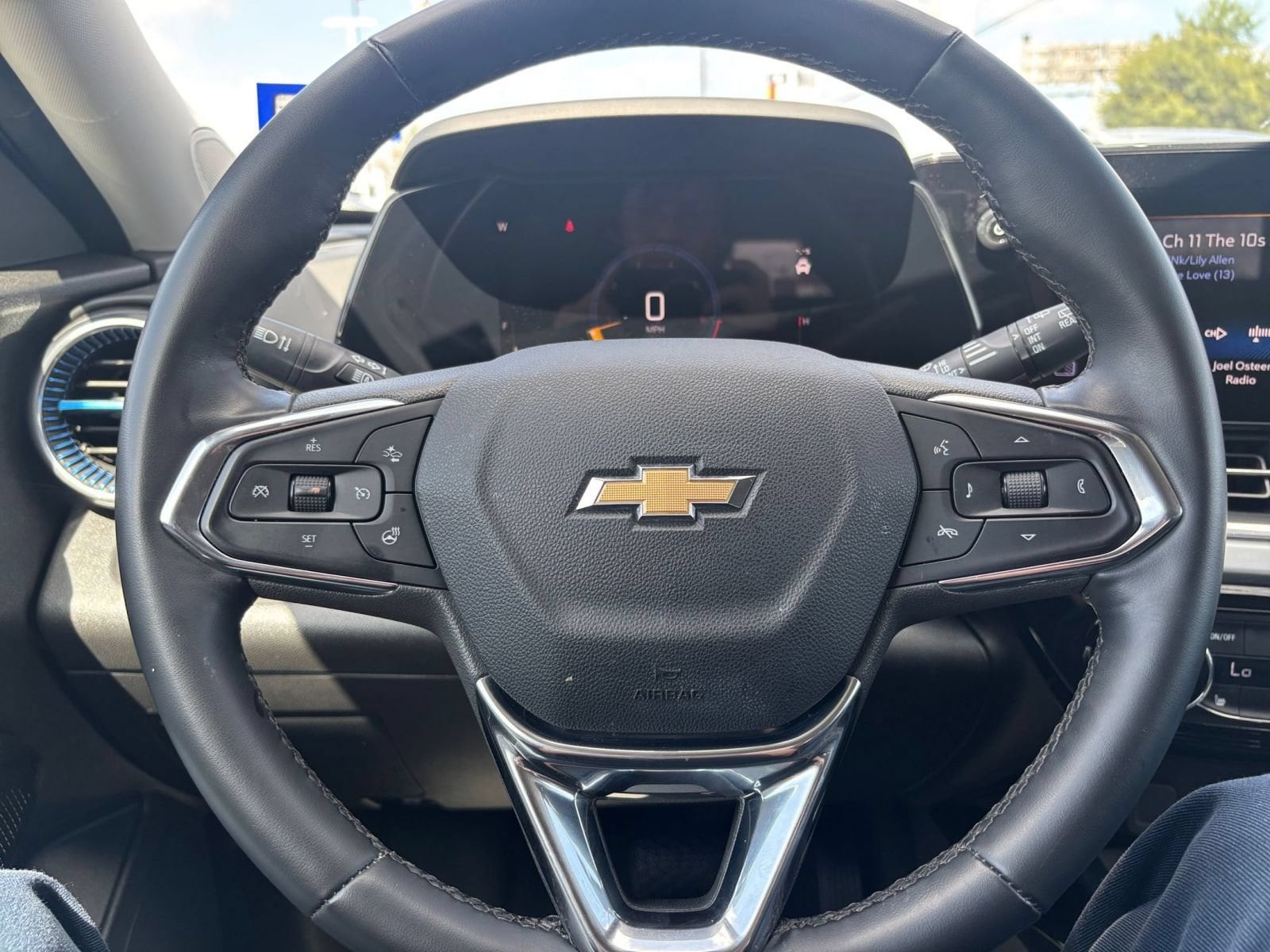 Thumbnail: 2025 Chevrolet Trax - 26