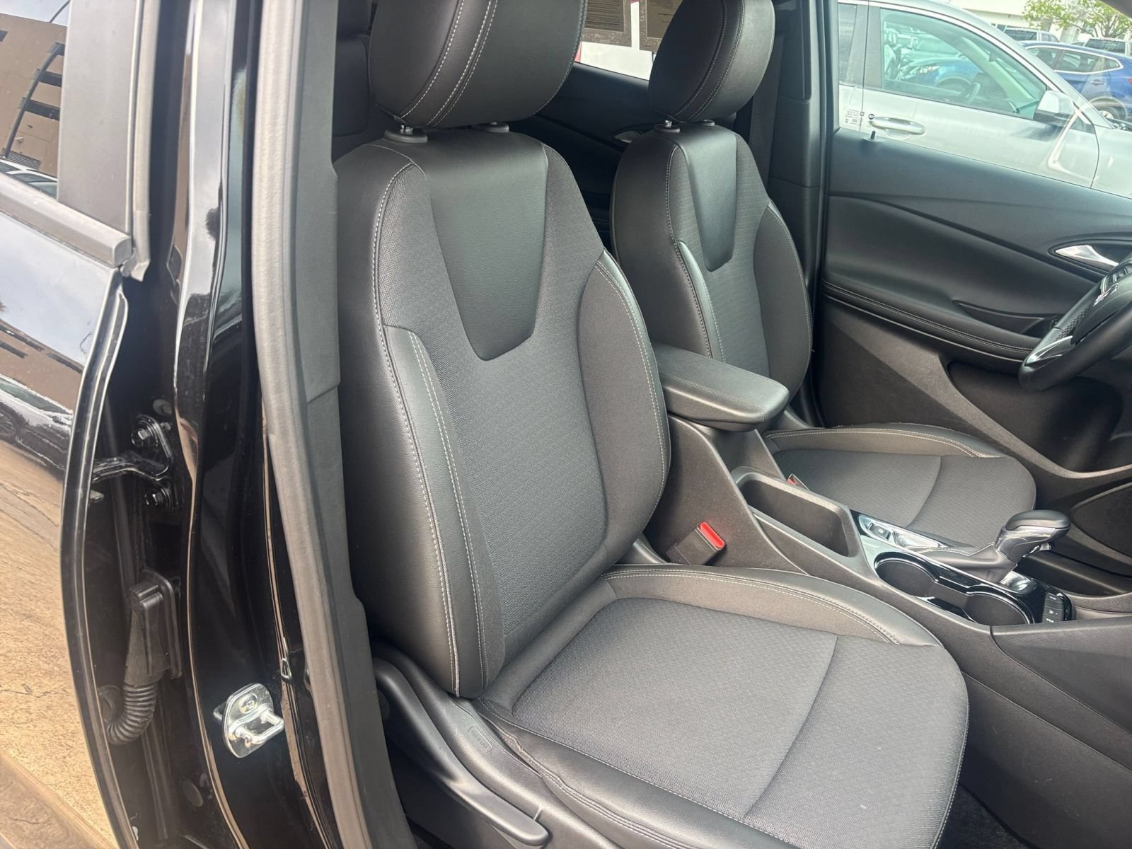 Thumbnail: 2025 Buick Encore GX - 34