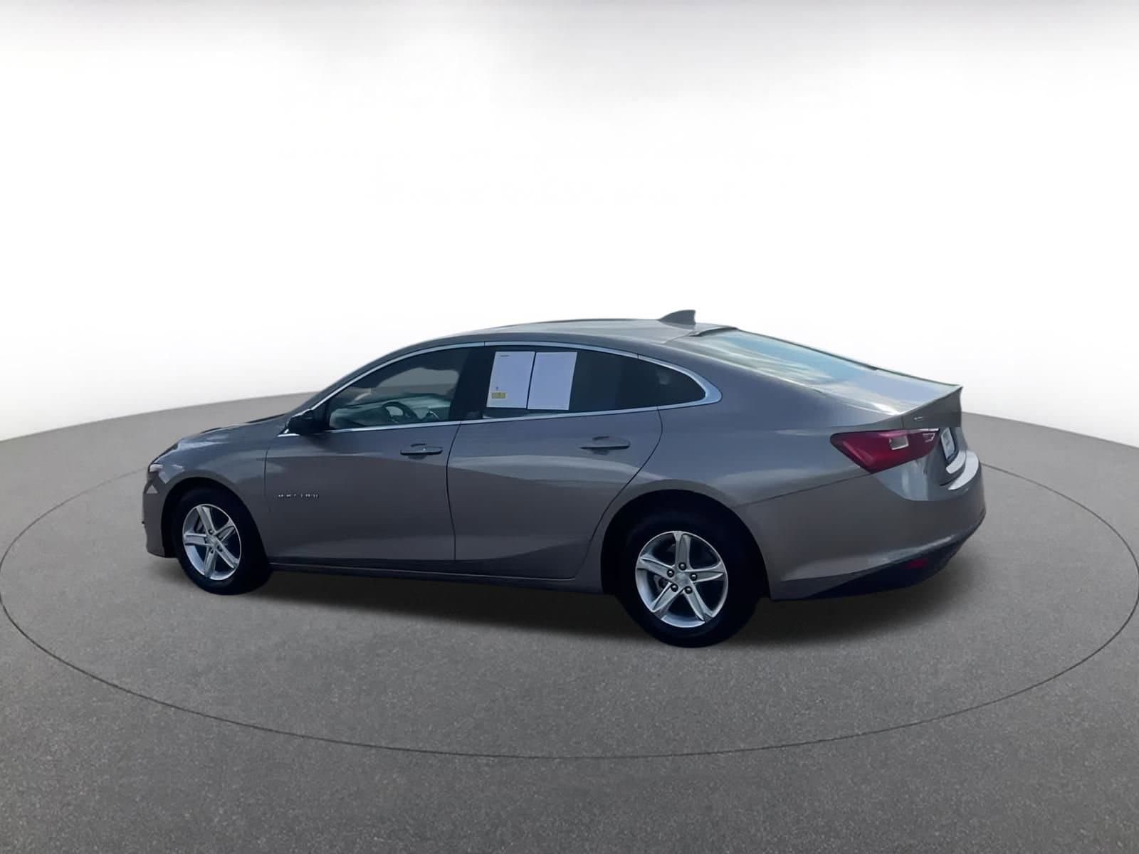 Thumbnail: 2024 Chevrolet Malibu - 10