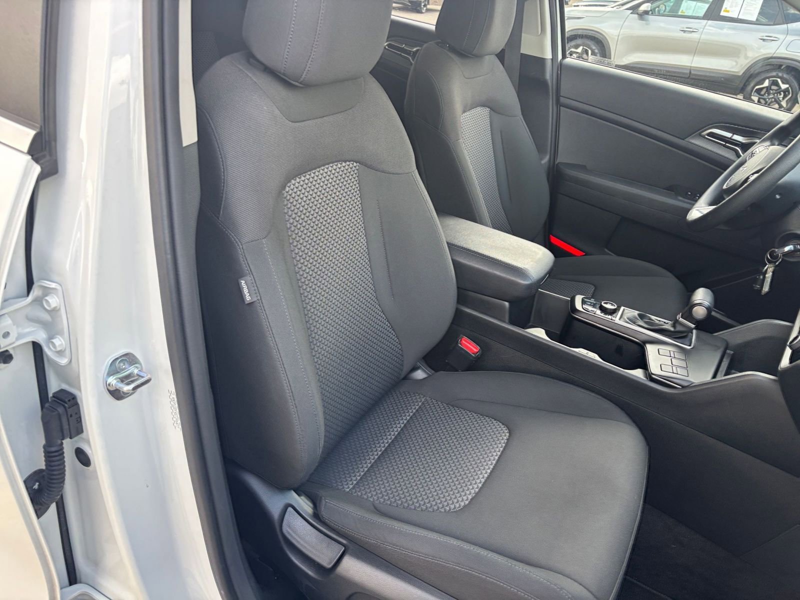 Thumbnail: 2025 Kia Sportage - 35